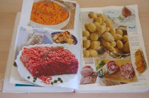 Atelier avec le CNEAI sur le détournement de manuels scolaires - école Léo Lagrange, Sartrouville