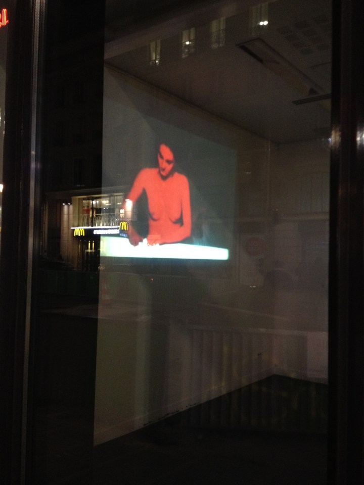 La Femme Rouge au 59